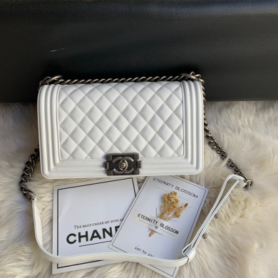 A67086, CHANEL BOY CHANEL HANDBAG, LAMBSKIN