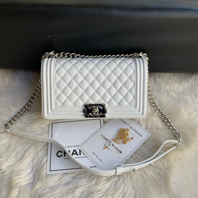 A67086, CHANEL BOY CHANEL HANDBAG, LAMBSKIN