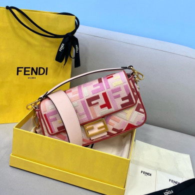 BAGUETTE , FENDI