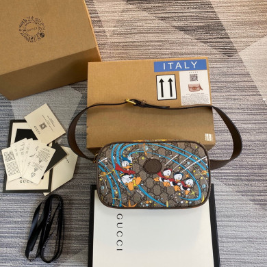 602695 Disney x Gucci Donald Duck print belt bag