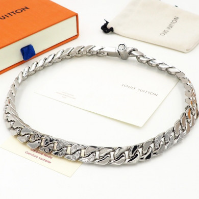 Necklaces, Louis Vuitton LV