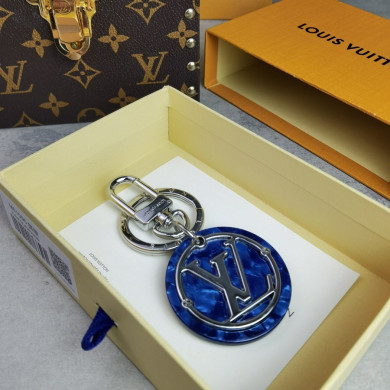 Louis Vuitton LV, key chain