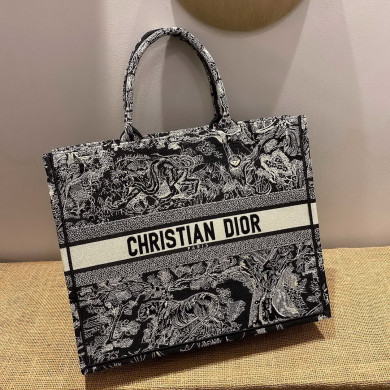 DIOR BOOK TOTE