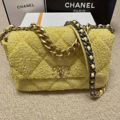 AS1161 CHANEL 19 HANDBAG