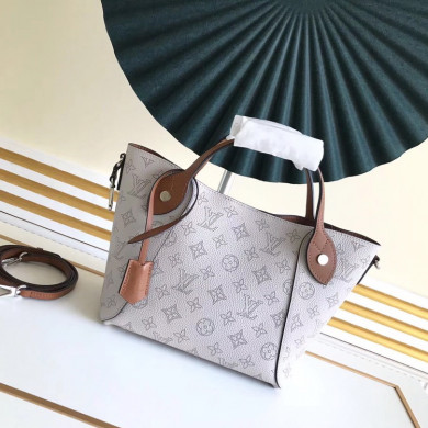 HINA PM, LOUIS VUITTON LV