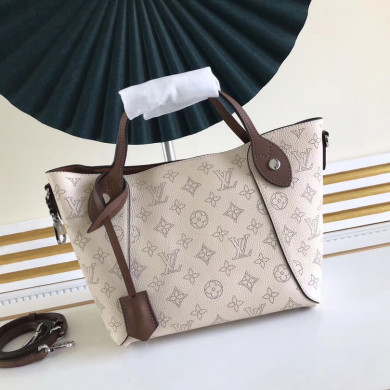 HINA PM, LOUIS VUITTON LV