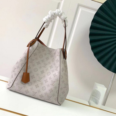 HINA MM, LOUIS VUITTON LV