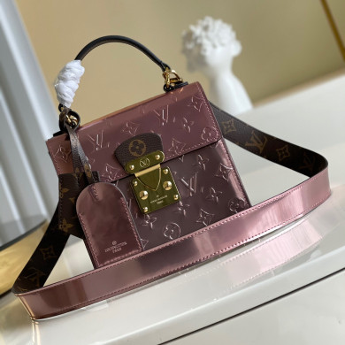 M90568  SPRING STREET, Louis Vuitton LV