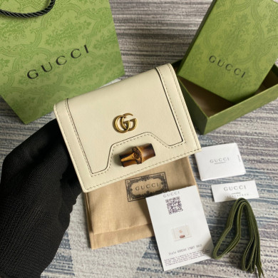 658244 Gucci Diana card case wallet