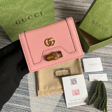 658244 Gucci Diana card case wallet