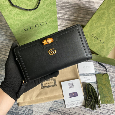 658634 Gucci Diana continental wallet