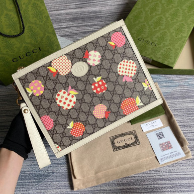 GG Supreme portfolio, GUCCI HNDBAGS Clutches