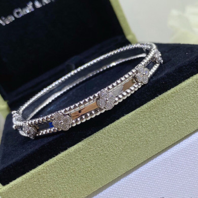 VanCleef&Arpels Bangles 17cm