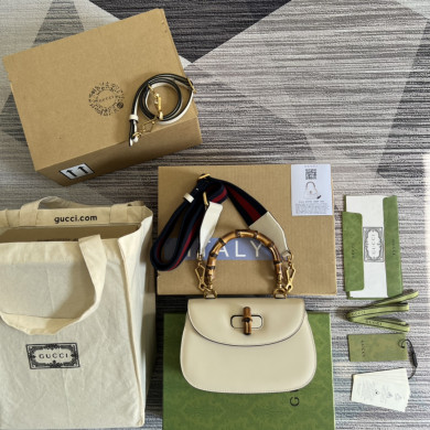 675797 Small top handle bag with Bamboo, gucci Top Handle Bags for Women