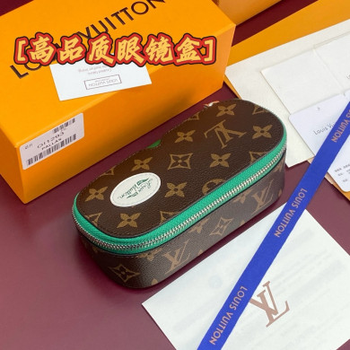 GI1293 Anna Sunglasses Pouch, Louis Vuitton LV