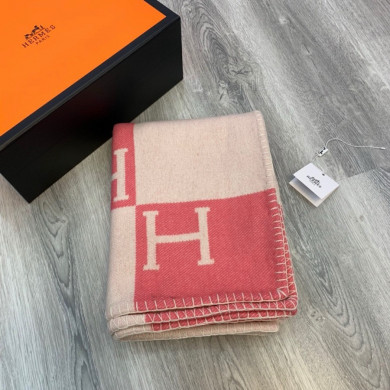 Premium Cashmere Blend Blanket – HERMSCA-170 | Pink & Ivory | 170 × 135 cm