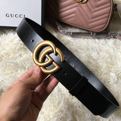 Gucci leather belt with Double G