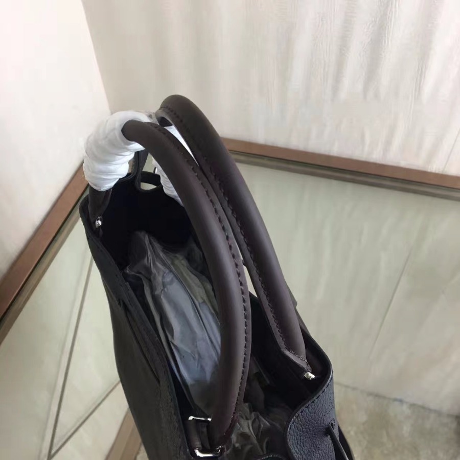 M54402, Girolata Mahina in Women's Handbags collections by Louis Vuitton