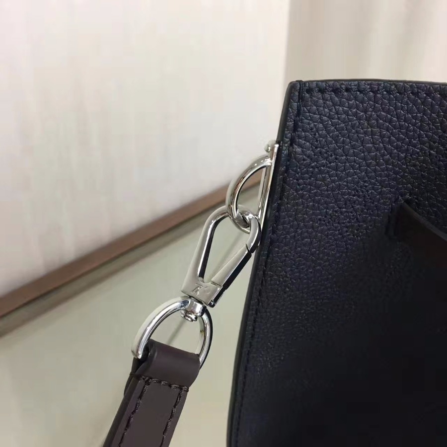 M54402, Girolata Mahina in Women's Handbags collections by Louis Vuitton