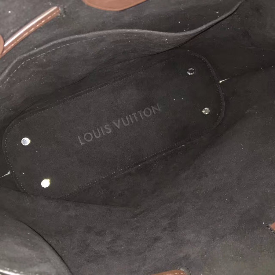 M54402, Girolata Mahina in Women's Handbags collections by Louis Vuitton