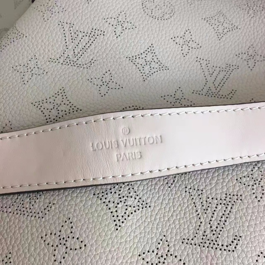M54401, Girolata Mahina in Women's Handbags collections by Louis Vuitton