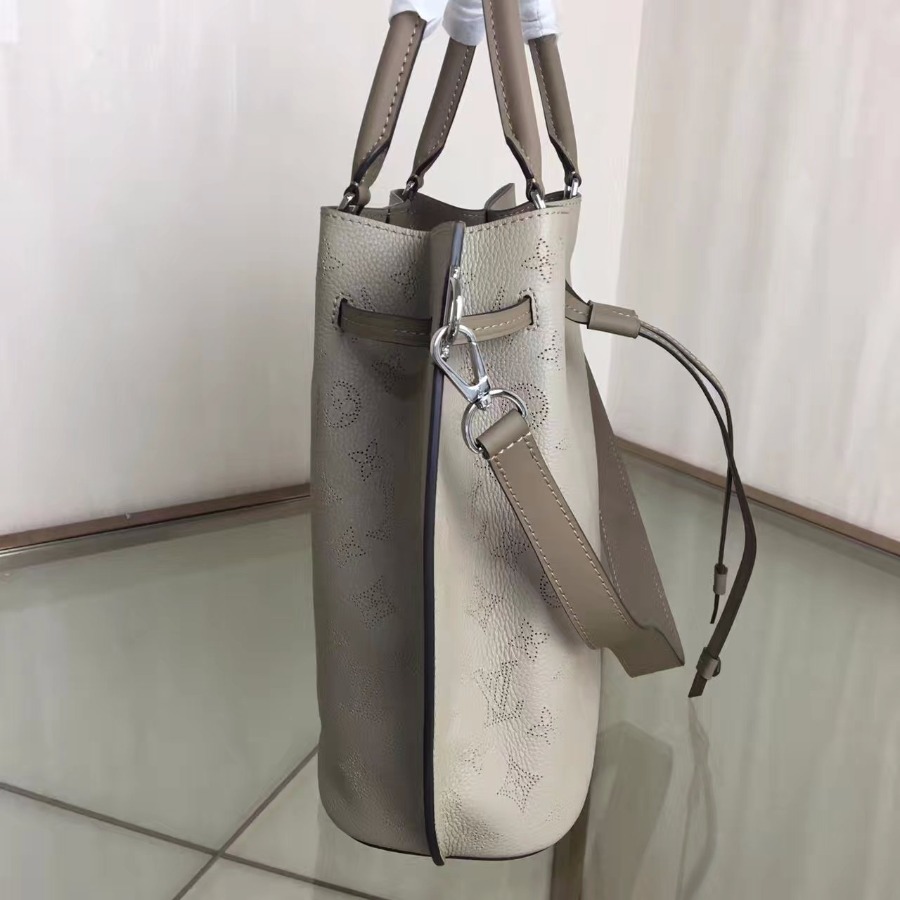 M54403, Girolata Mahina in Women's Handbags collections by Louis Vuitton