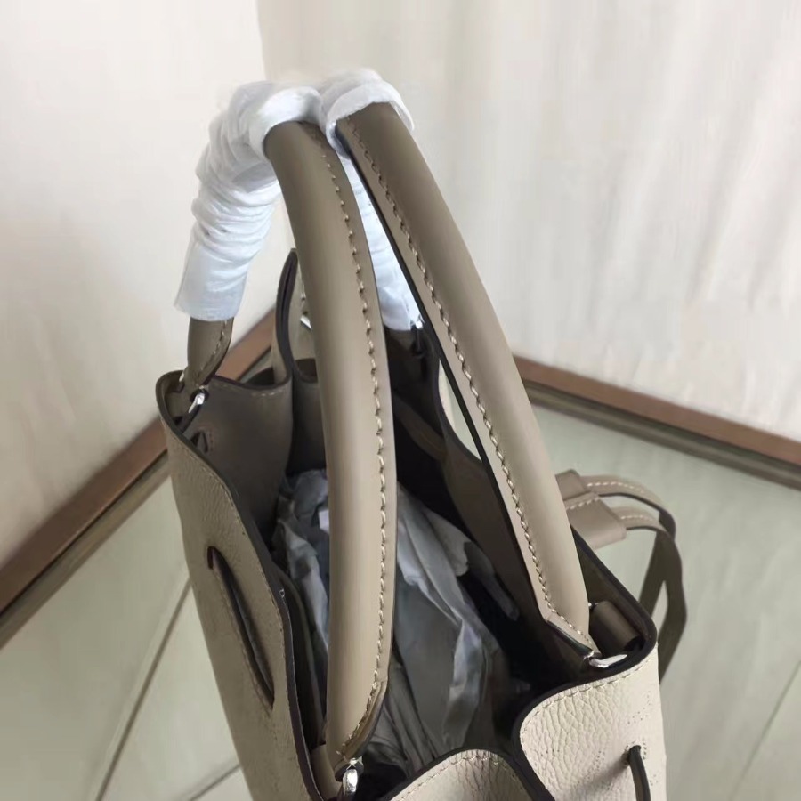 M54403, Girolata Mahina in Women's Handbags collections by Louis Vuitton