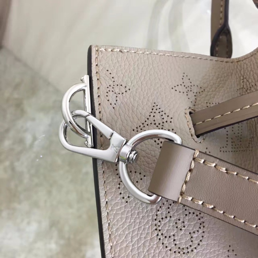 M54403, Girolata Mahina in Women's Handbags collections by Louis Vuitton