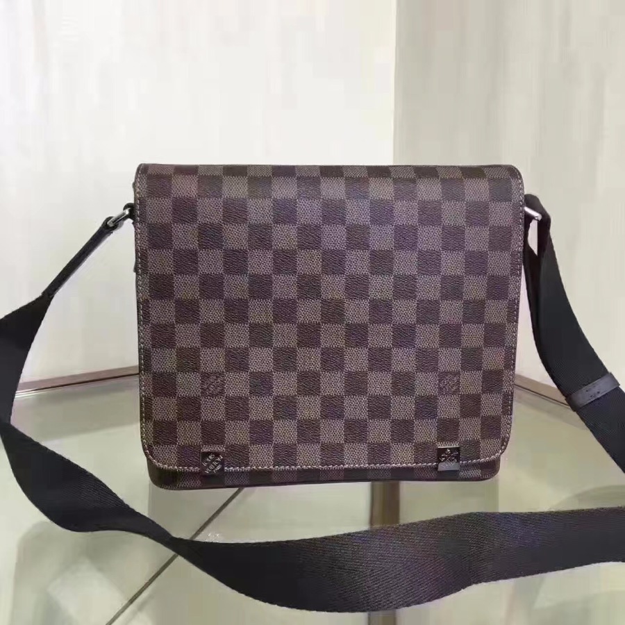 Louis Vuitton LV, DISTRICT PM N41031, 9.8 x 8.7 x 3.1 inches