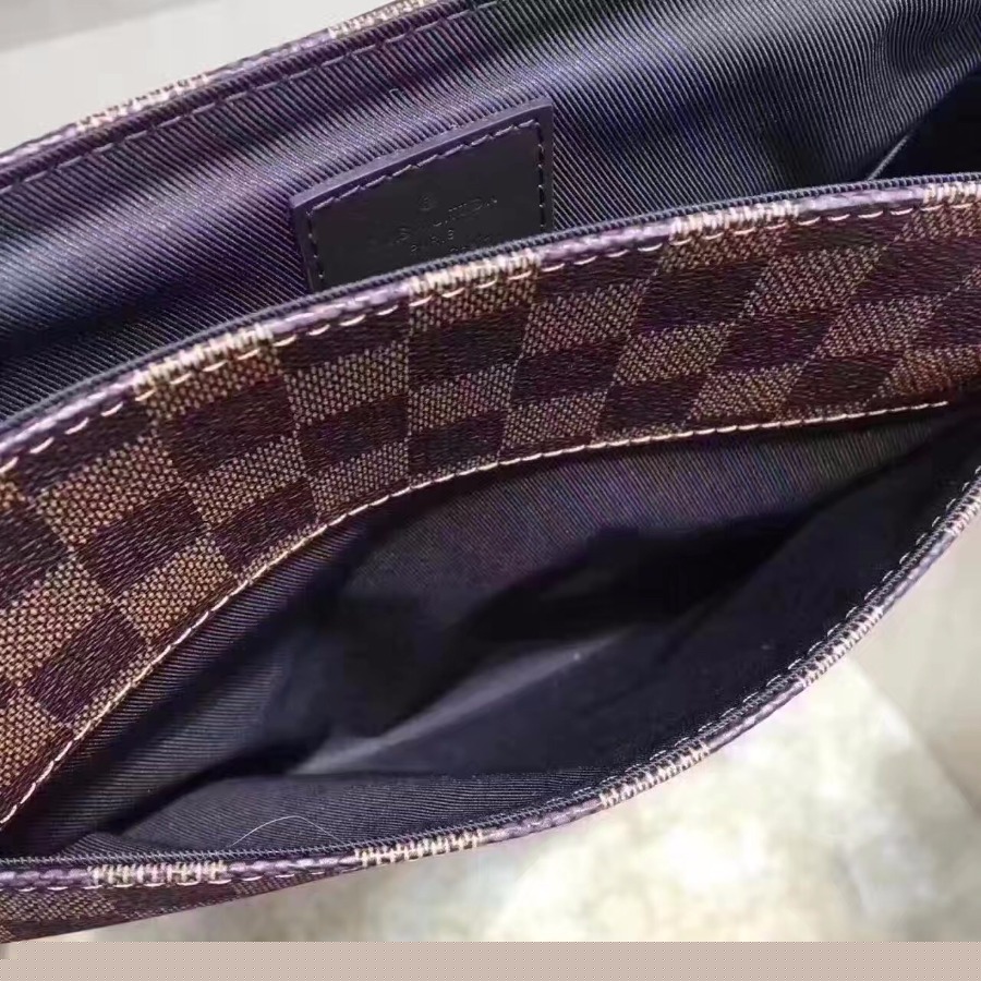 Louis Vuitton LV, DISTRICT PM N41031, 9.8 x 8.7 x 3.1 inches