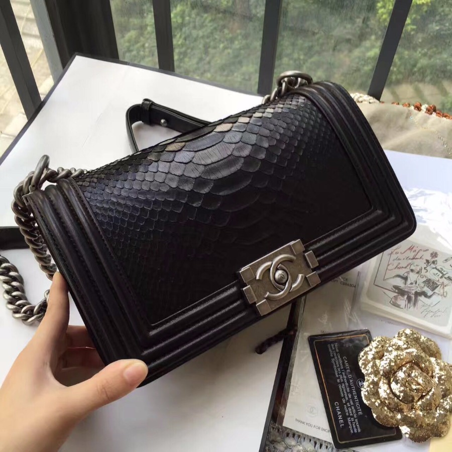 BOY CHANEL HANDBAG, A67086, Size 9.8 X5.7 X 3.1