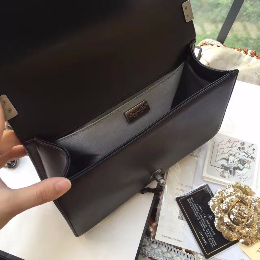 BOY CHANEL HANDBAG, A67086, Size 9.8 X5.7 X 3.1
