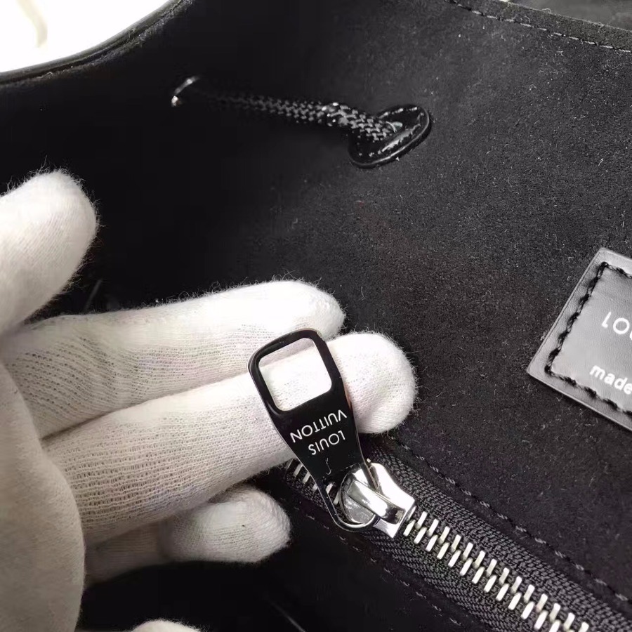 M40527, CHRISTOPHER PM, Louis Vuitton LV Backpack