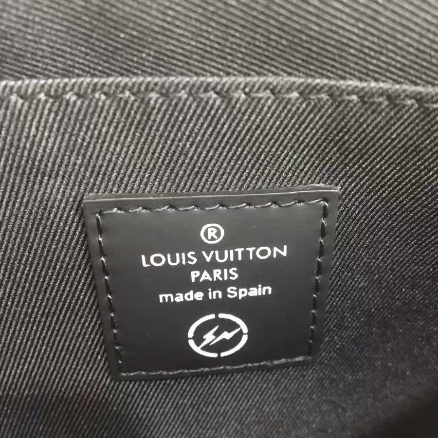 M64449, IPAD POUCH, LOUIS VUITTON LV HANDBAG, 9.4 x 6.2 inches