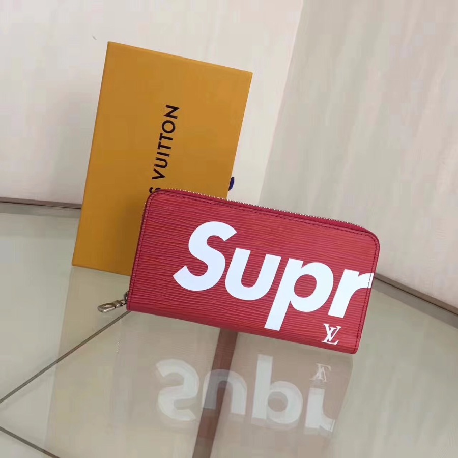LOUIS VUITTON LV, Epi Leather , 7.5 x 3.9 x 0.6 inches