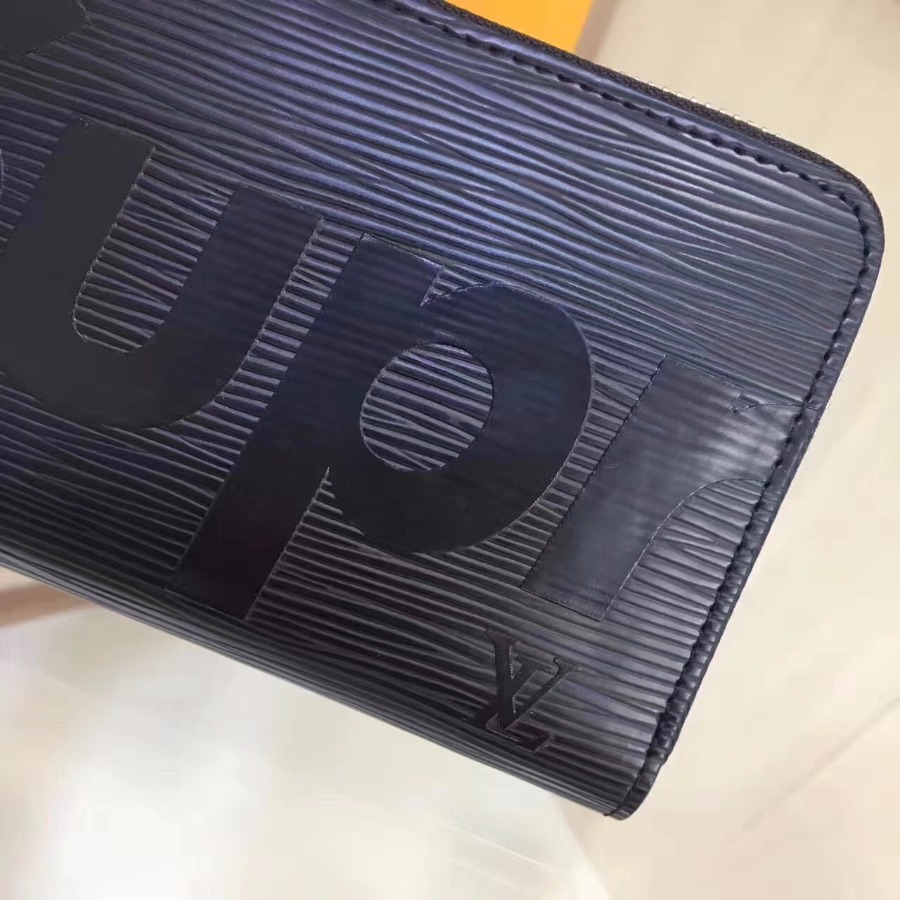 LOUIS VUITTON LV, Epi Leather , 7.5 x 3.9 x 0.6 inches