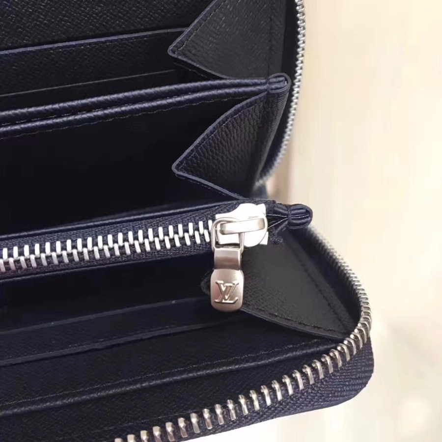 LOUIS VUITTON LV, Epi Leather , 7.5 x 3.9 x 0.6 inches