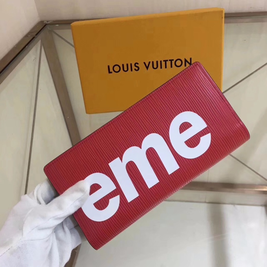 LOUIS VUITTON LV, Epi Leather , 7.5 x 3.9 x 0.6 inches