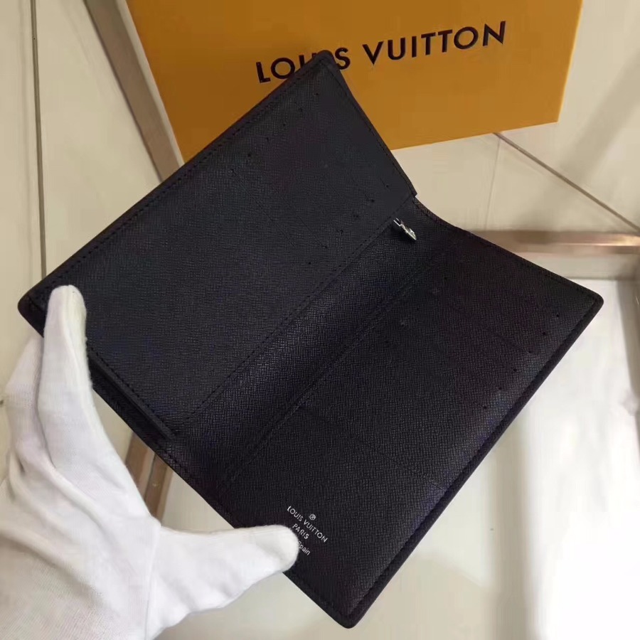 LOUIS VUITTON LV, Epi Leather , 7.5 x 3.9 x 0.6 inches