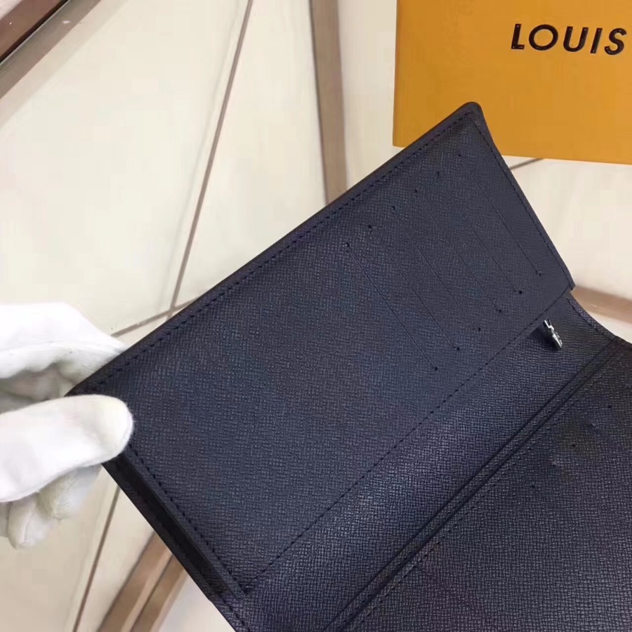 LOUIS VUITTON LV, Epi Leather , 7.5 x 3.9 x 0.6 inches