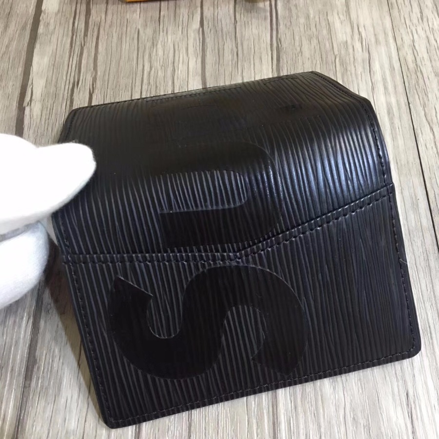 LOUIS VUITTON CARD HOLDER 
