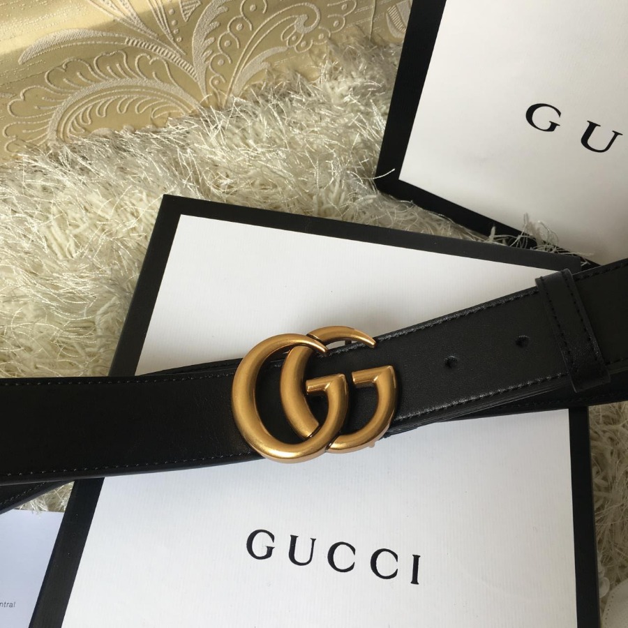 Gucci leather belt with Double G