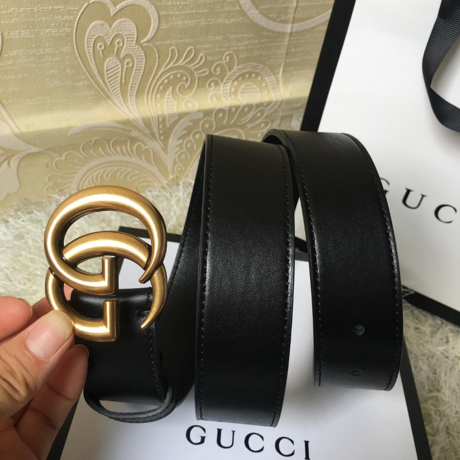 Gucci leather belt with Double G