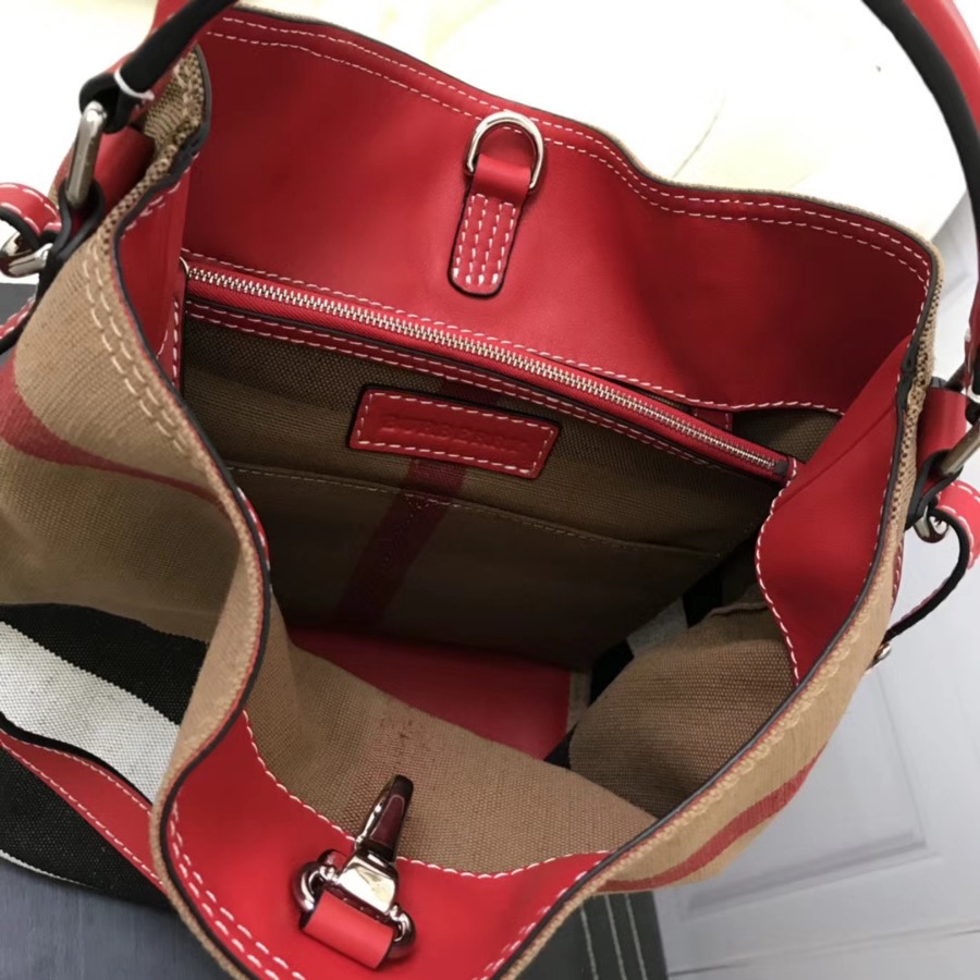 Burberry, 39457421, The Medium Ashby in Canvas Check and Leather