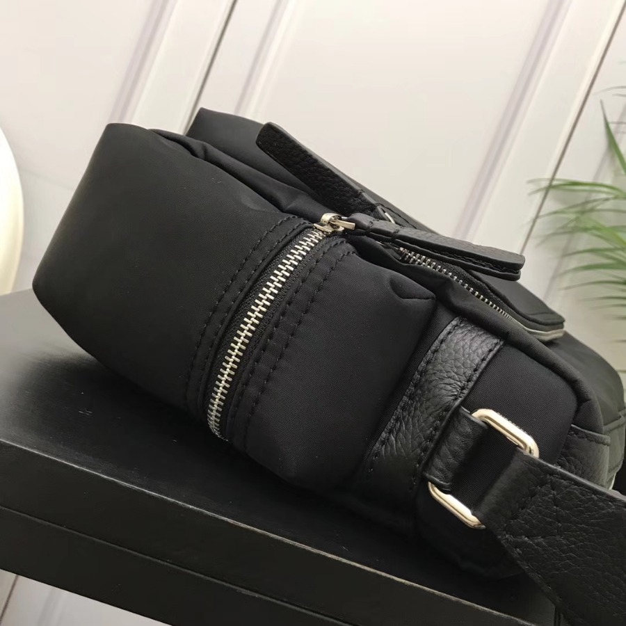 Burberry, 40161641, Leather Trim Messenger Bag Black