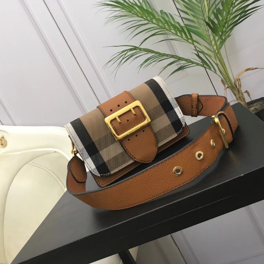 Burberry, 40224601, The Small Buckle Bag in House Check and Leather