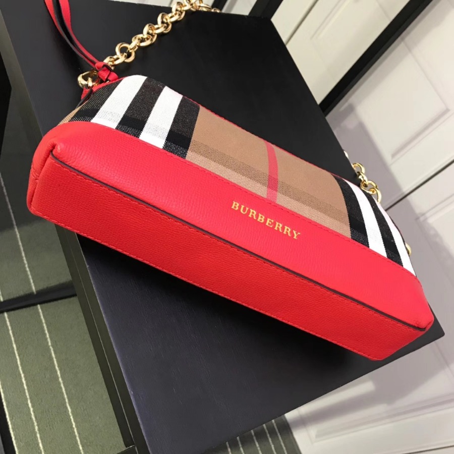 Burberry, 40147411, House Check and Leather Clutch Bag