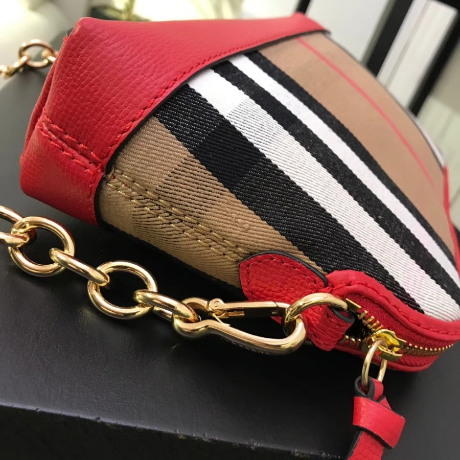 Burberry, 40147411, House Check and Leather Clutch Bag