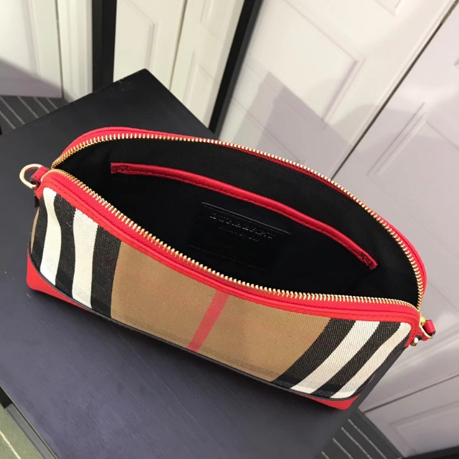 Burberry, 40147411, House Check and Leather Clutch Bag