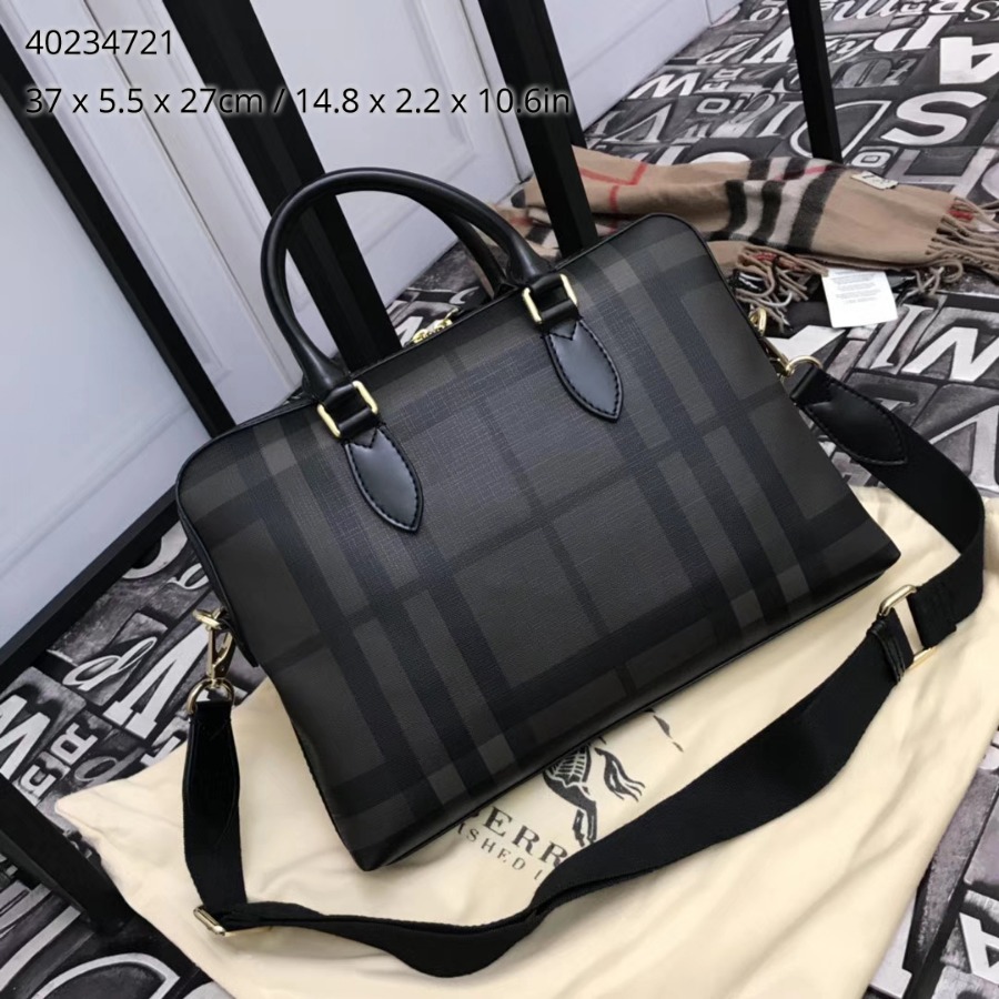 Burberry, 40234721, The Slim Barrow in London Check